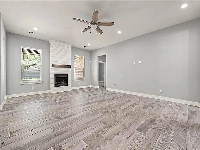 4 bed, 2513 sqft, $2,550 — Photo 3