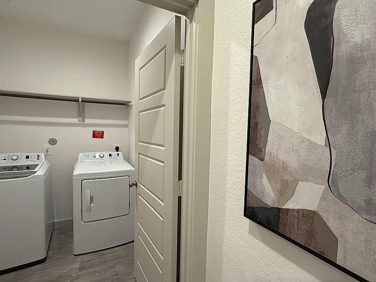 1815 Rolling Hill Ln — Photo 48