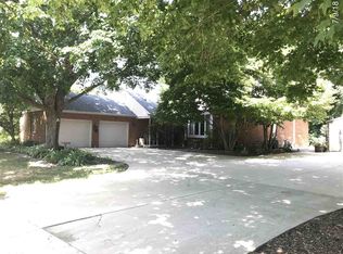 29 Deer Ct, Geneseo, IL 61254