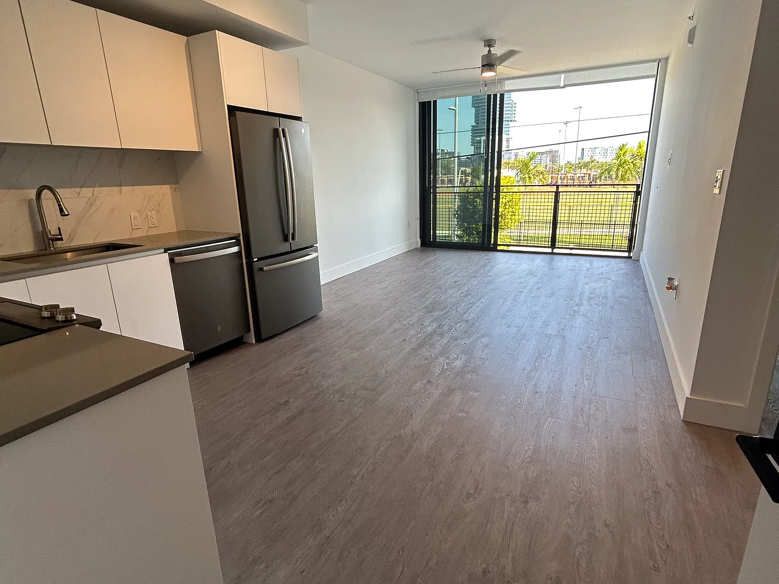 215 Park — Photo 3
