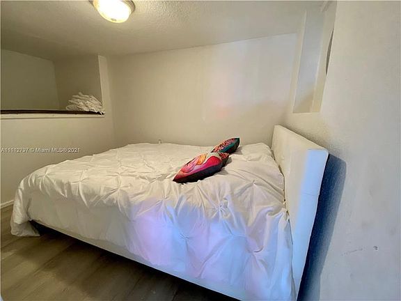 4th image of 1460 Marseille Dr #0