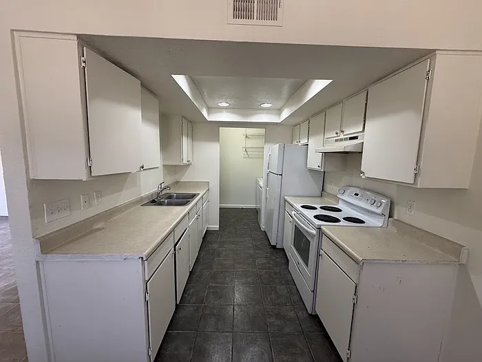 Building Photo - 6911 W Mackenzie Dr #1288