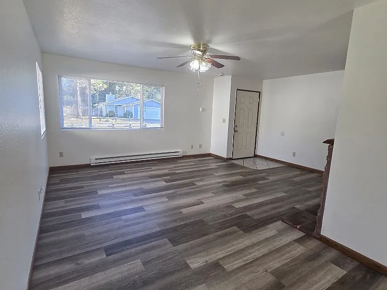 180 Breakwater Dr — Photo 3