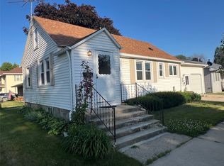 103 S 3rd St, Winterset, IA 50273