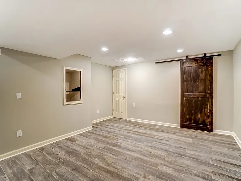 6721 Bedington Ln — Photo 32