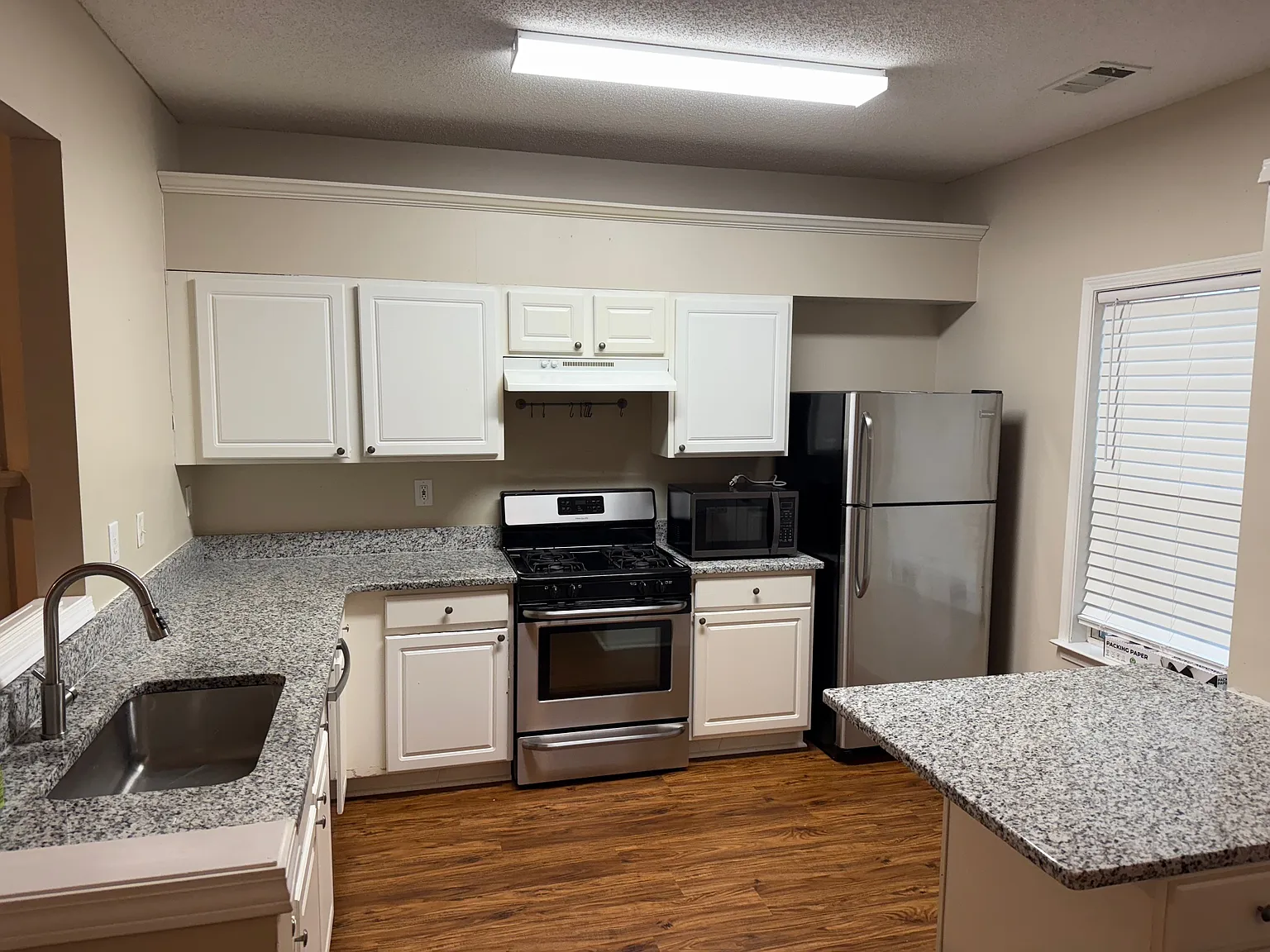 3 bed, 2.5 bath, 1428 sqft, $1,950 — Photo 4
