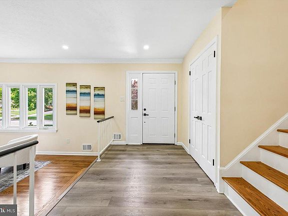 5th image of 1705 Crestview Dr