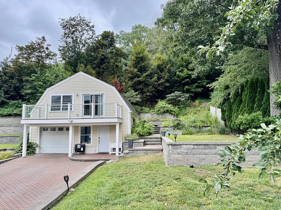 27 Hamilton Pl
