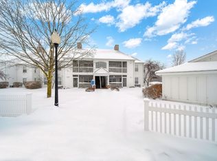 2738 S Knightsbridge Cir, Ann Arbor, MI