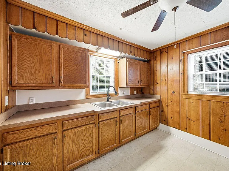 1209 Valley Dr — Photo 11