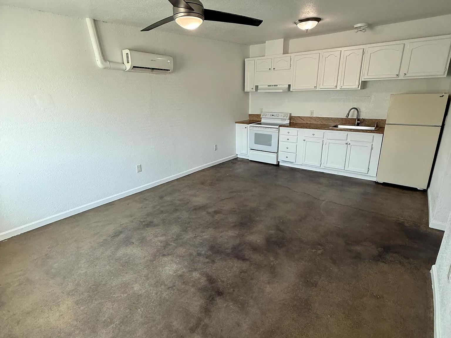 2 bed, 735 sqft, $1,100 — Photo 1