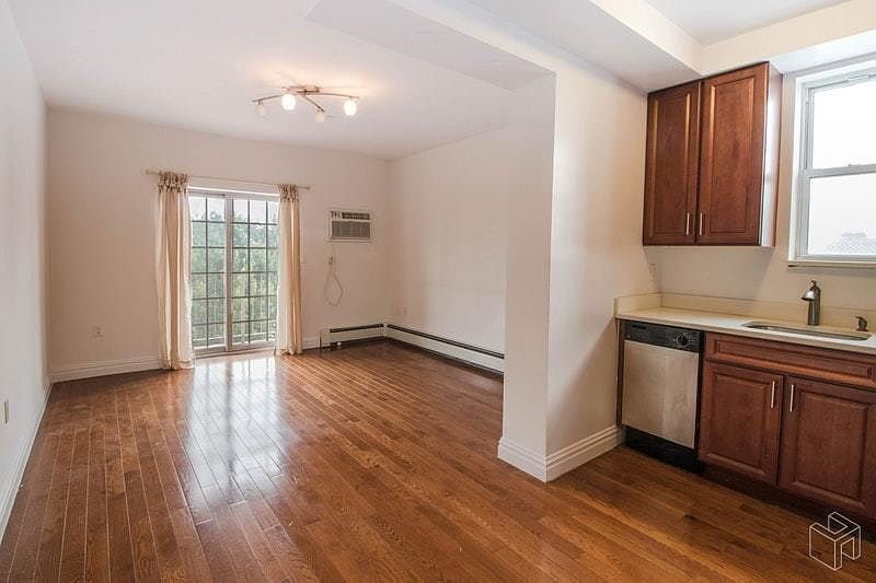 1st image of 2525 Newtown Ave APT 6D