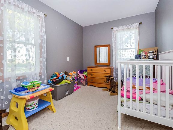 4th image of 2244 Willow Ave