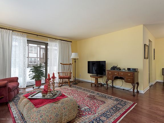 4th image of 2860 Northampton Dr #22A1