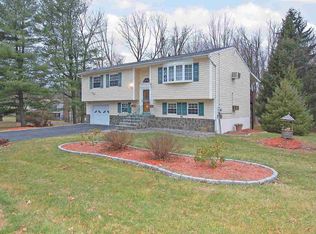 4 Baldwin Dr, Wappingers Falls, NY 12590