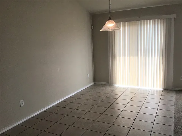3 bed, 2.0 bath, 2289 sqft, $2,200 — Photo 3