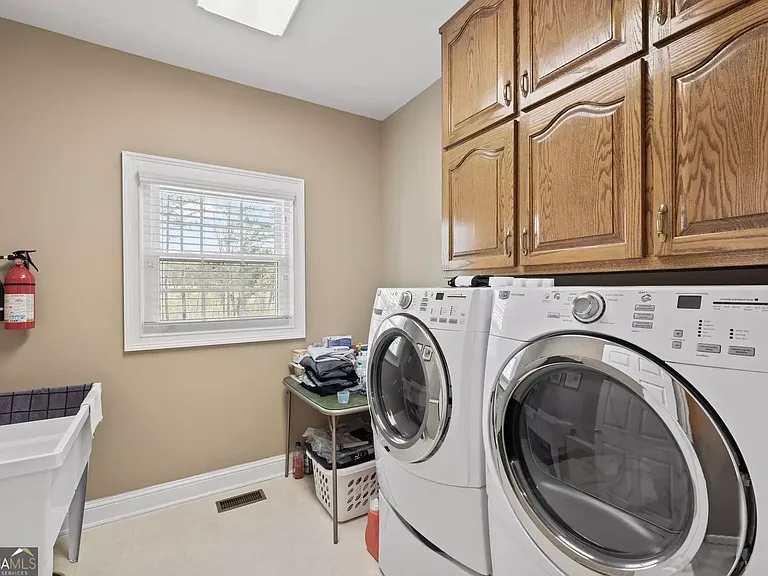 Laundry room main floor