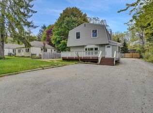 2 Mapes Ln, Monroe, NY 10950