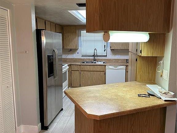 3rd image of 4955 Pepper CIR #B206