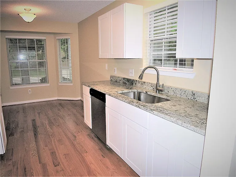 31109 Columbia Dr — Photo 9