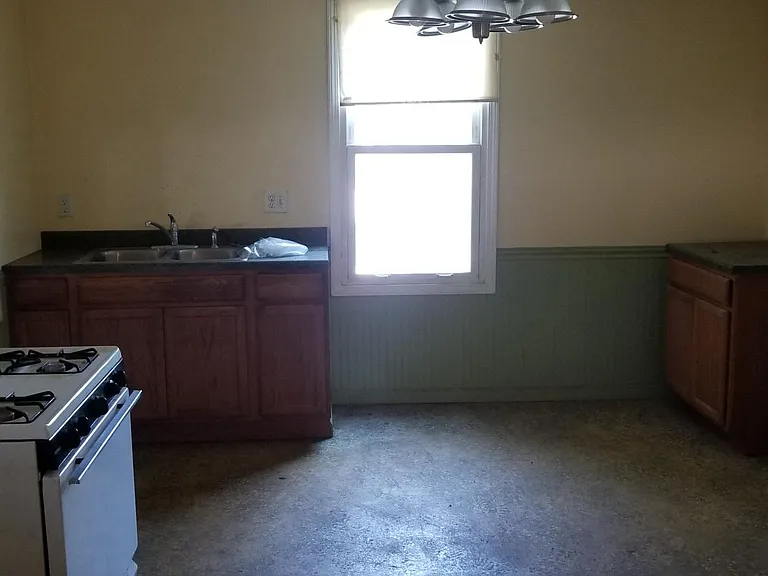 922 Lemay Ferry Rd — Photo 2