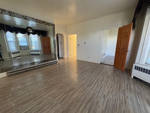 2nd image of 2339 Quimby Ave #1