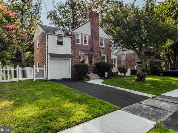 2605 Woodleigh Rd, Havertown, PA 19083