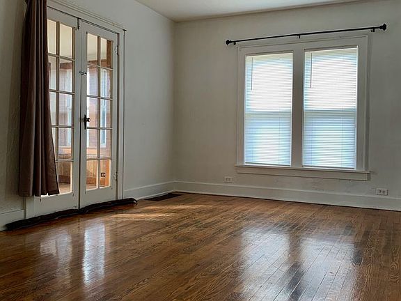 4th image of 29 Kingman Ave E #1