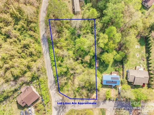 99999 Deavermont Cir, Asheville, NC 28806