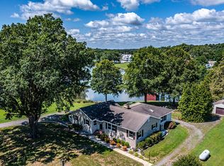 354 Sutton Ave, Reedville, VA 22539