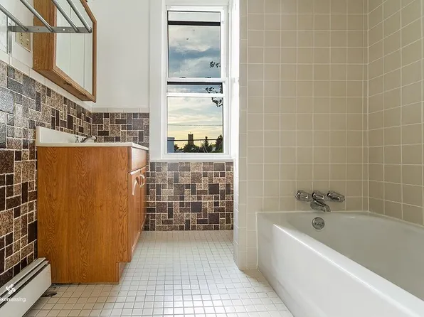 178 Avenue F image 14 of 14