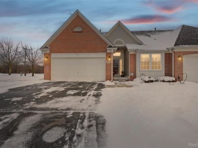 5579 Elmhurst Dr #167, Trenton, MI, 48183