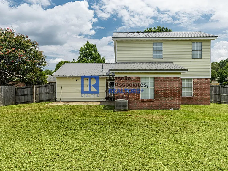 225 McLaurin Dr — Photo 33