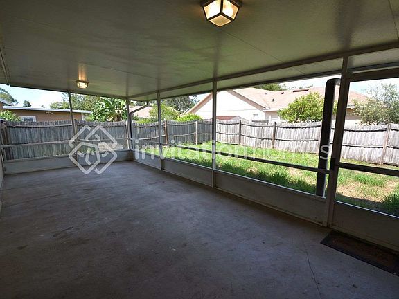 3rd image of 2867 Logandale Dr
