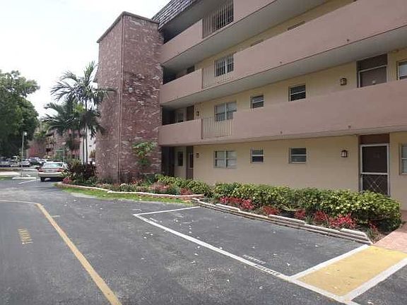 2nd image of 3600 NE 170 St 310 #310