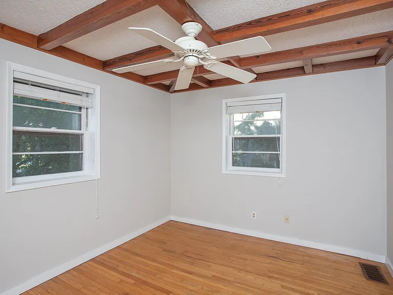 2851 Ion Ave — Photo 11