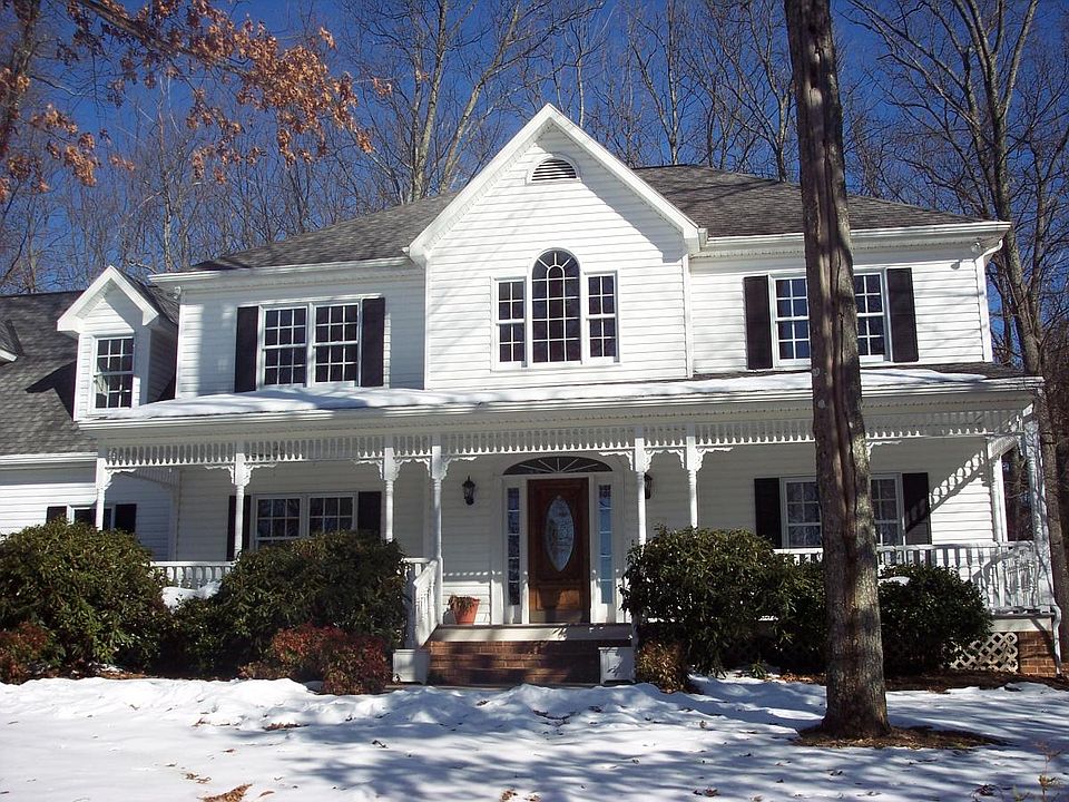 1st image of 242 Willow Bend Dr