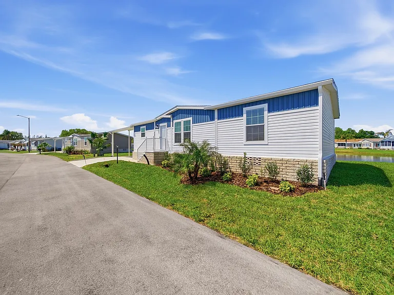 Royal Palm Village — Photo 41
