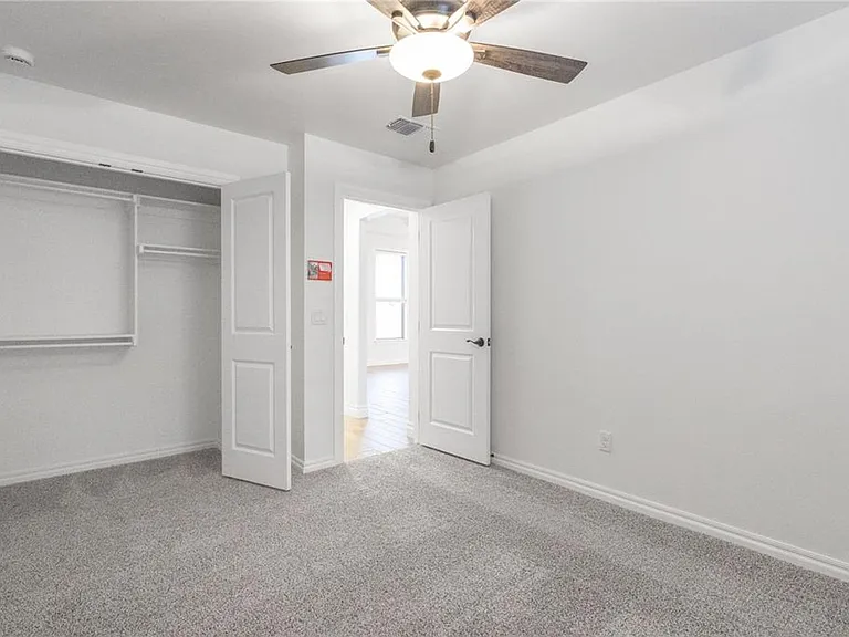 13001 NE 9th St — Photo 16