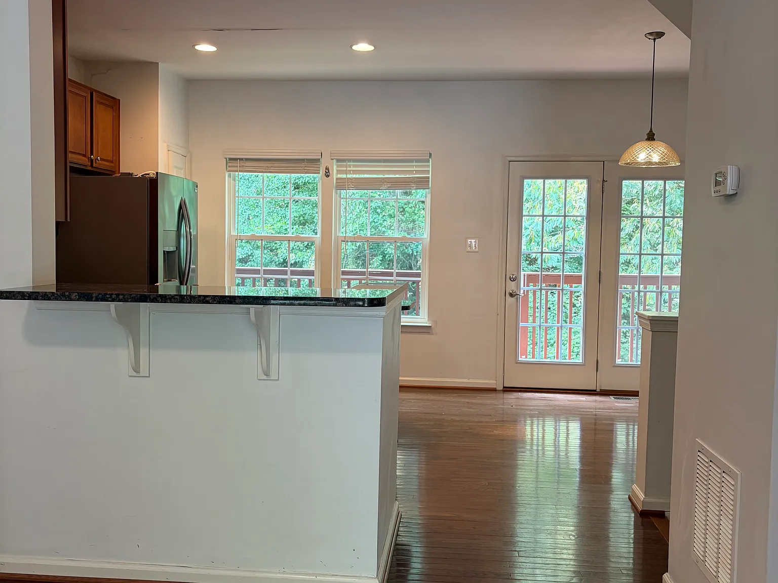 4 bed, 3.5 bath, 1900 sqft, $2,300 — Photo 3