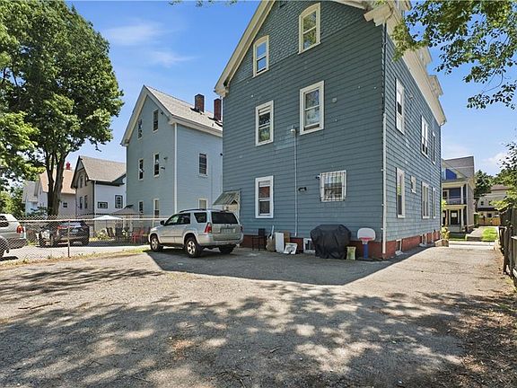 2nd image of 133-135 Ontario St