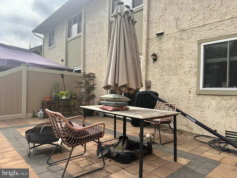 163 Thoreau Dr — Photo 29