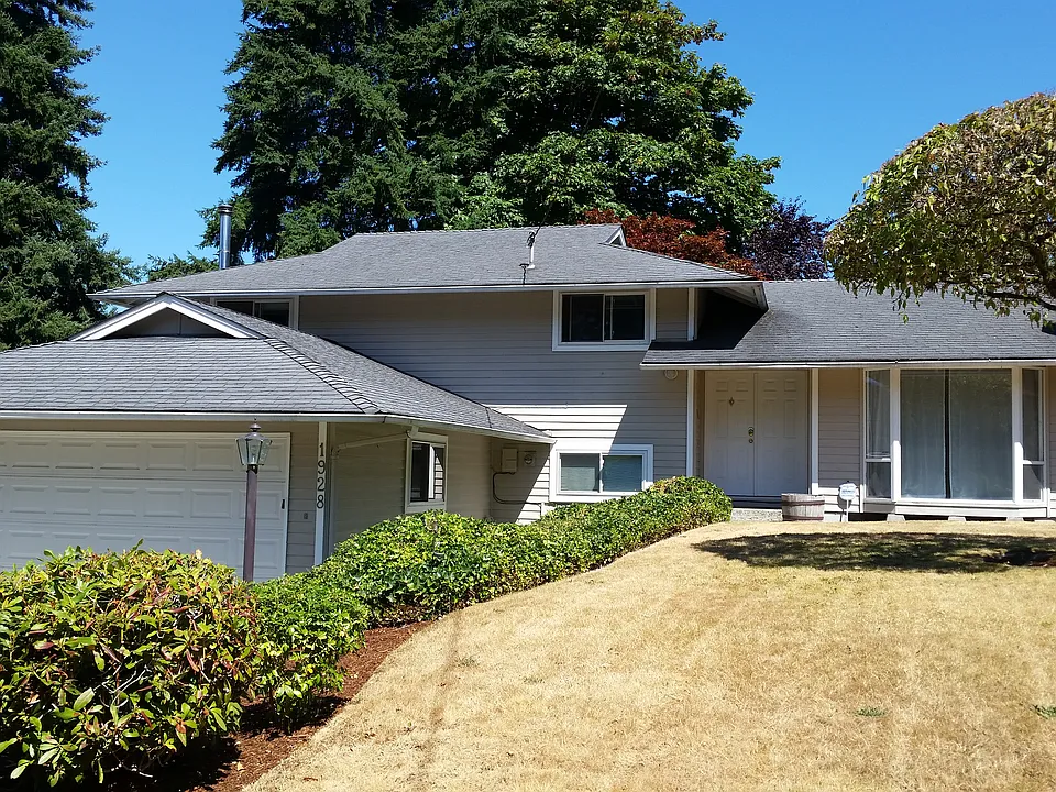 1928 165th Pl NE