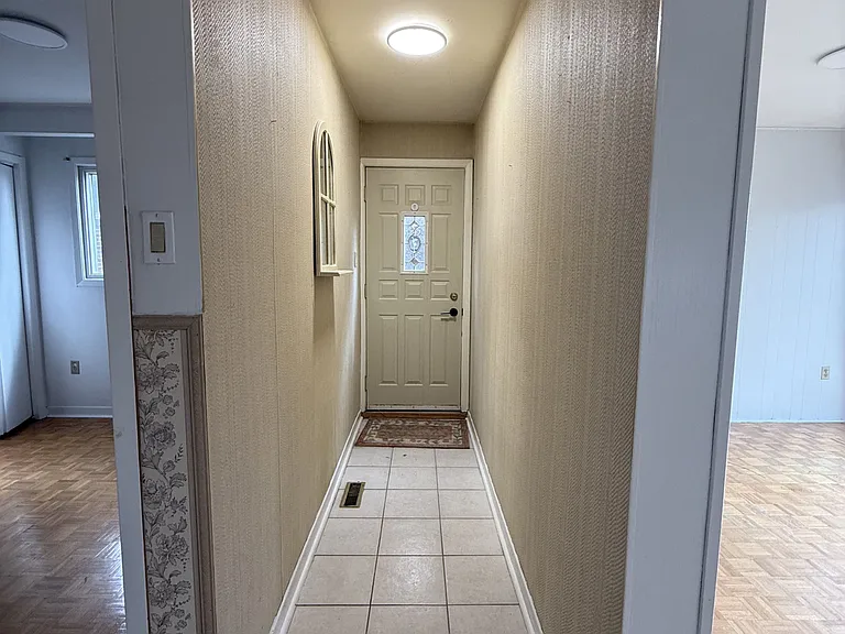 214 Fairglen Ave #REAR — Photo 3