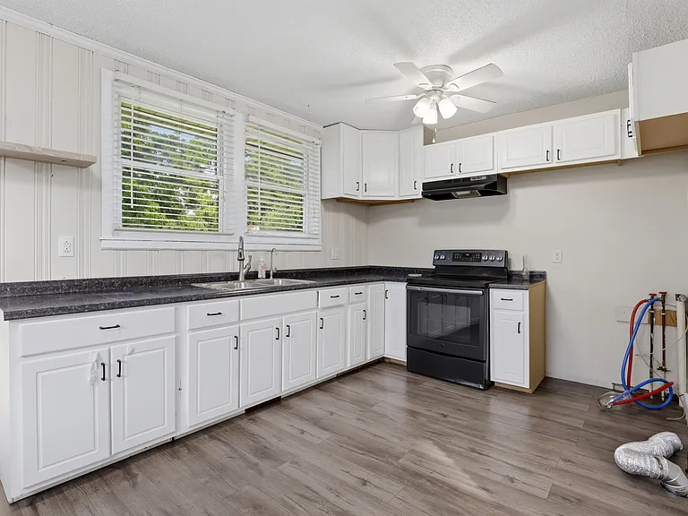611 Forest Knolls Rd — Photo 8