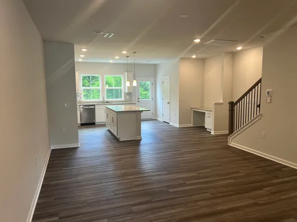 804 Falls Grove Trl, High Point, NC 27265