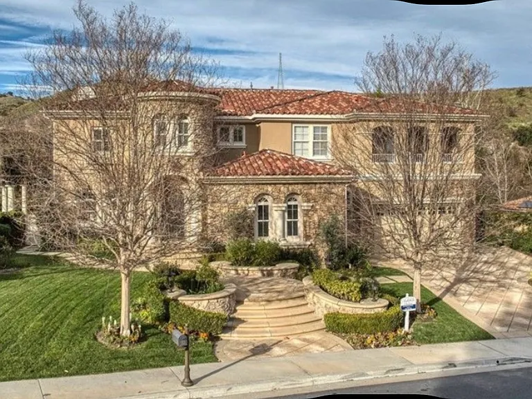 26755 Provence Dr — Photo 2
