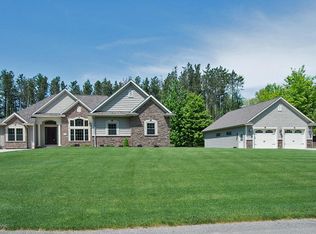 8812 Pine Acres Dr, Kalamazoo, MI 49009