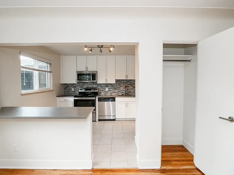 2421 S Gaylord St — Photo 38