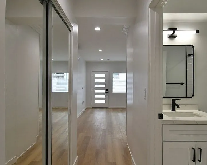 12241 Burbank Blvd — Photo 26